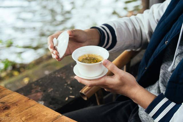 隔夜茶水是個「寶」，解決很多人的煩惱，太厲害了，省錢又實用