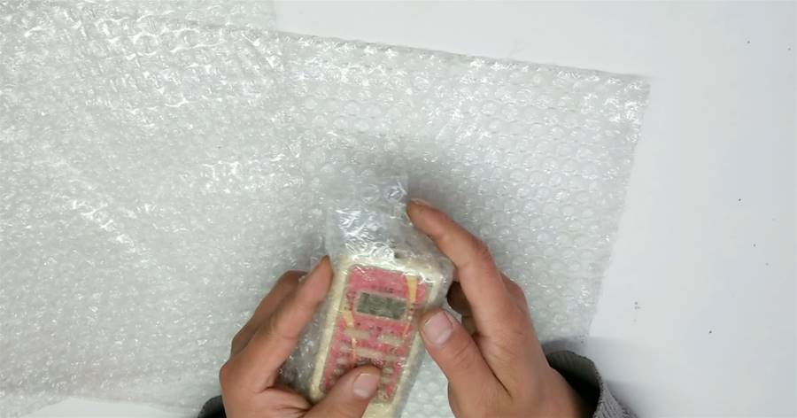 快遞氣泡膜千萬不要扔，原來放廚房特別實用，方法太棒了